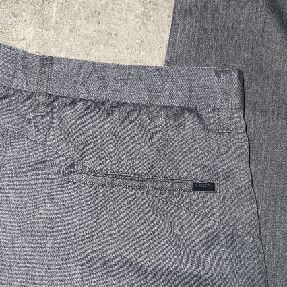 Volcom Men's chinos - Picture 4 of 7